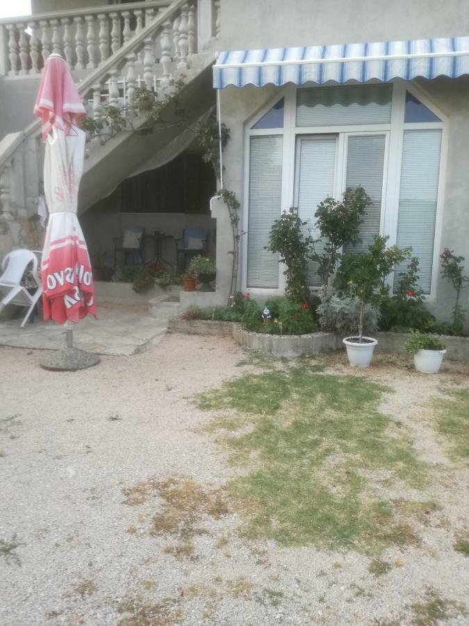 Apartments Mira Jadrtovac Bagian luar foto
